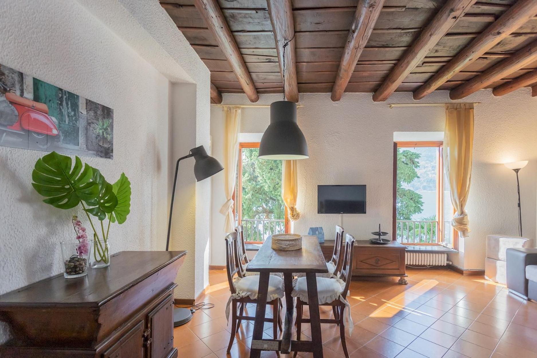 Front With Private Funicular By Rent Appartement
