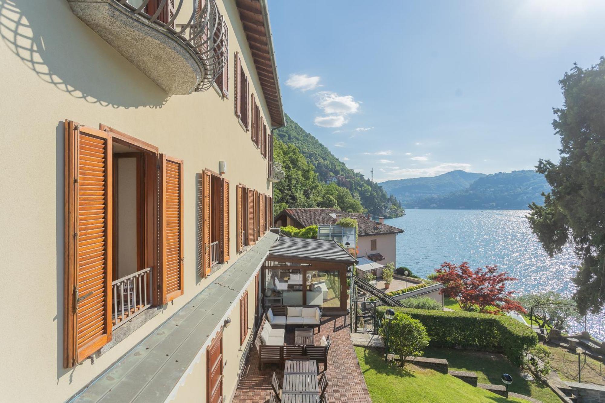 Front With Private Funicular By Rent
